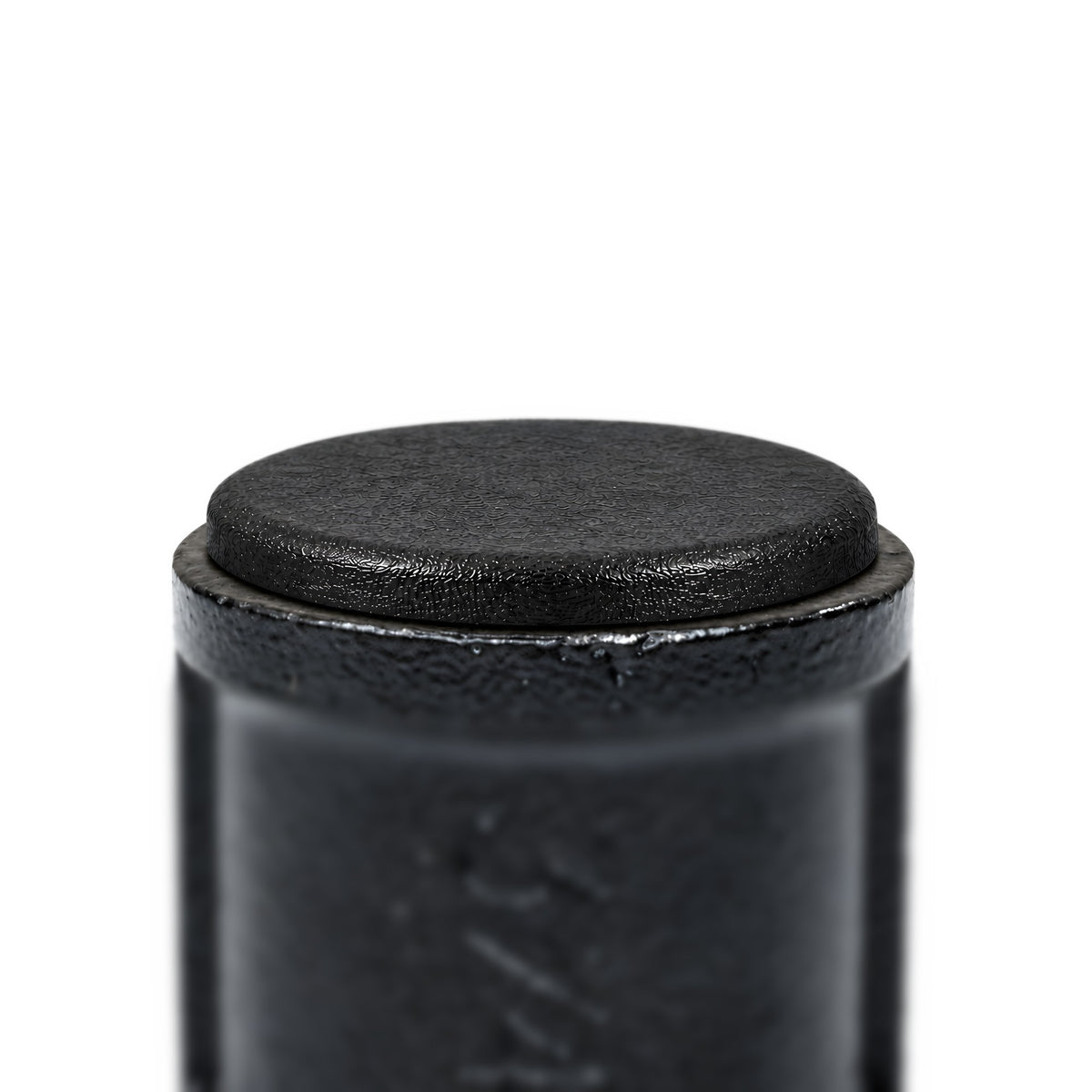 Insert plastique noir dans un manchon déco peinture noire 3/4″