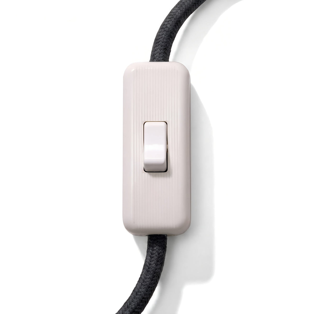 Interrupteur unipolaire passe-fil à bascule pour lampe — Blanc