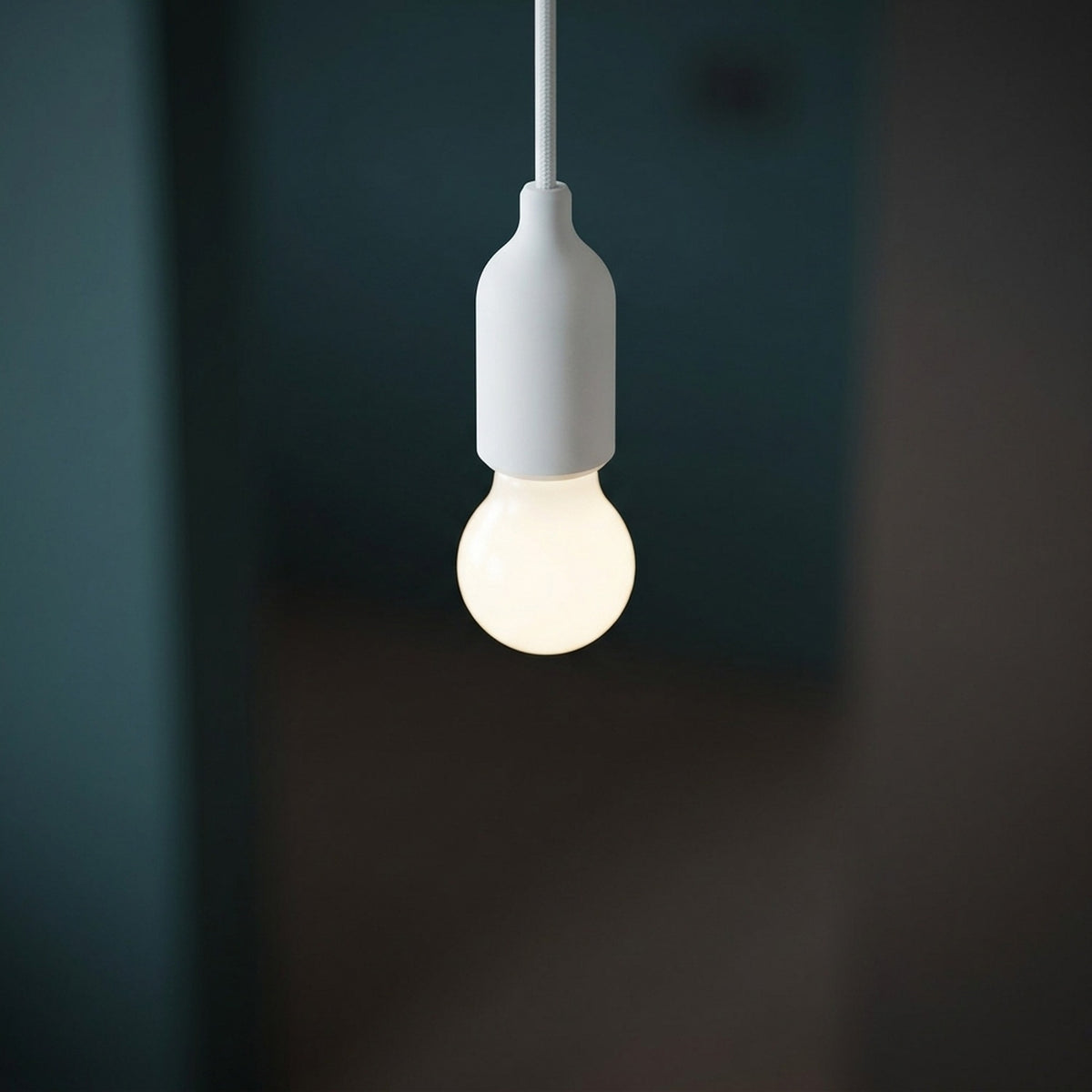 Douille E27 en silicone avec serre-câble dissimulé — Blanc