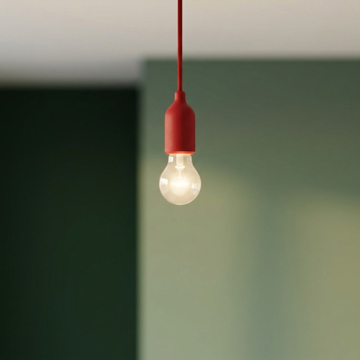 Douille E27 en silicone avec serre-câble dissimulé — Rouge