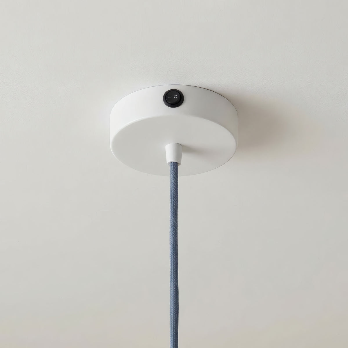 Mini rosace cylindrique en métal avec interrupteur, Ø 83 mm — Blanc mat