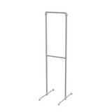 Portant à vêtements autoportant double niveau en tuyaux de plomberie galvanisés Ø 27 mm — largeur 40 cm, hauteur 176 cm, vue de trois quarts sur fond blanc