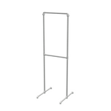 Portant à vêtements autoportant double niveau en tuyaux de plomberie galvanisés Ø 27 mm — largeur 50 cm, hauteur 176 cm, vue de trois quarts sur fond blanc