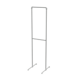 Portant à vêtements autoportant double niveau en tuyaux de plomberie galvanisés Ø 27 mm — largeur 50 cm, hauteur 216 cm, vue de trois quarts sur fond blanc