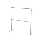 Portant à vêtements autoportant double niveau en tuyaux de plomberie galvanisés Ø 27 mm — largeur 150 cm, hauteur 176 cm, vue de trois quarts sur fond blanc