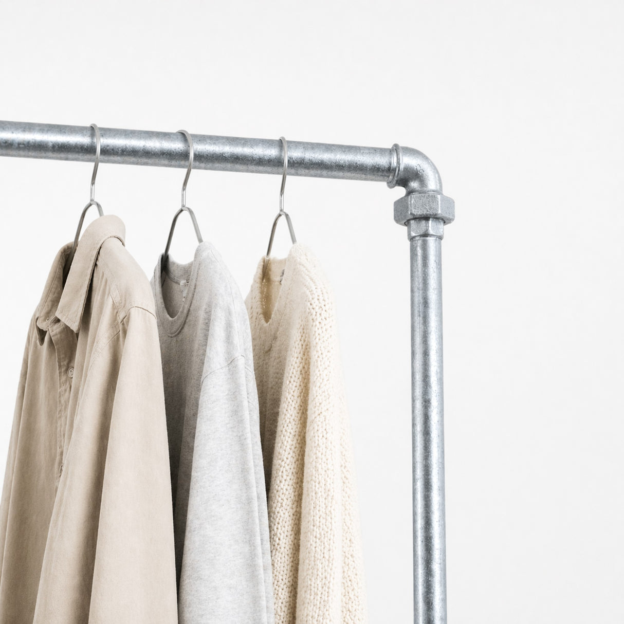 Portant industriel galvanisé avec barre de renfort au sol