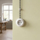 Prise murale en porcelaine — Française 2P+T 16 A / Blanc
