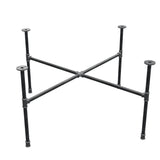 Piètement de table basse industrielle en fonte, pieds en croix, 108 × 108 cm, hauteur 52 cm, vue trois quarts