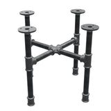 Piètement de table basse industrielle en fonte, pieds en croix, 38 × 38 cm, hauteur 32 cm, vue trois quarts