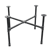 Piètement de table basse industrielle en fonte, pieds en croix, 68 × 68 cm, hauteur 42 cm, vue trois quarts