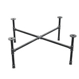 Piètement de table basse industrielle en fonte, pieds en croix, 88 × 88 cm, hauteur 32 cm, vue trois quarts
